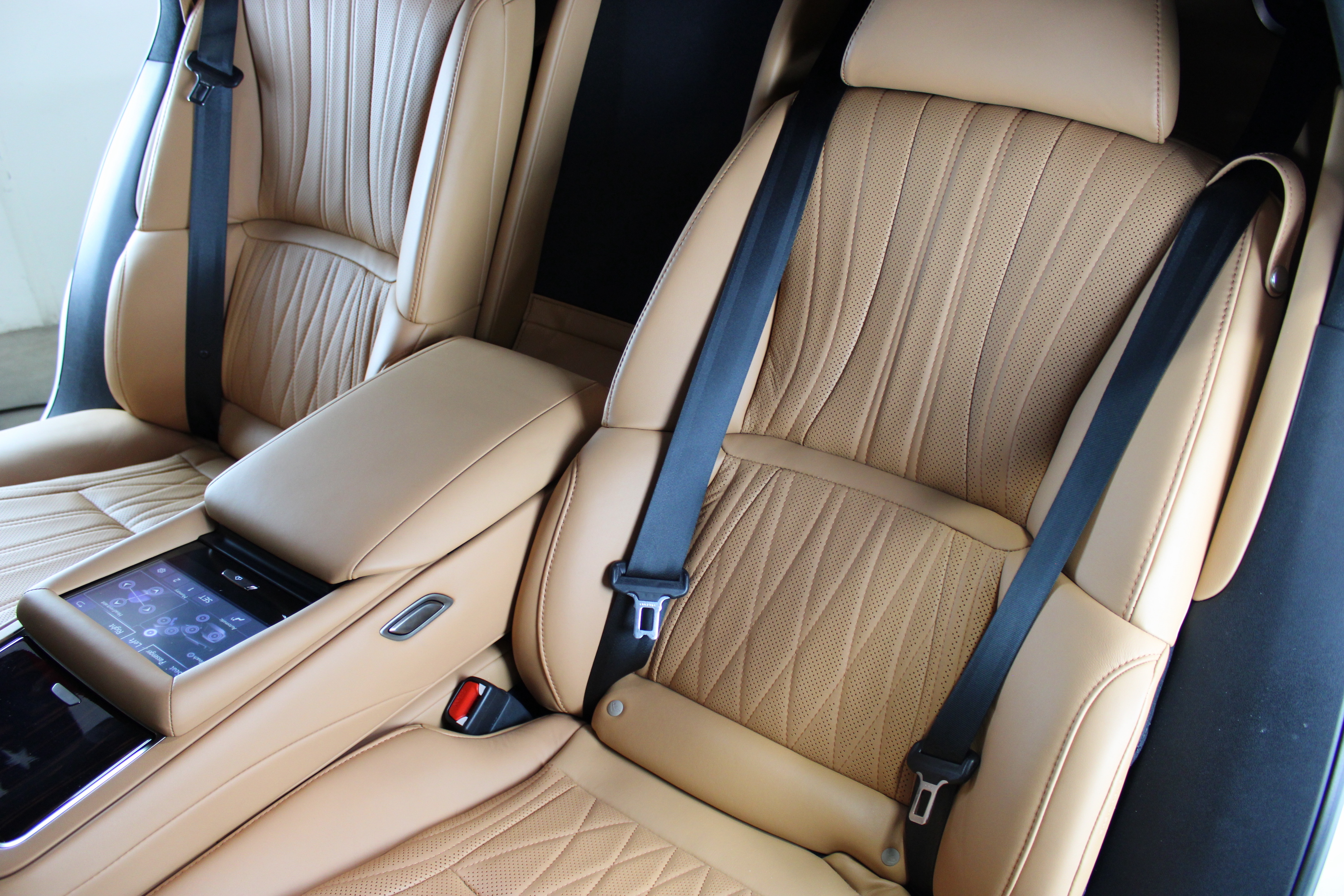 Used 2023 Lexus LS 500 w/ Luxury Package RWD image 11