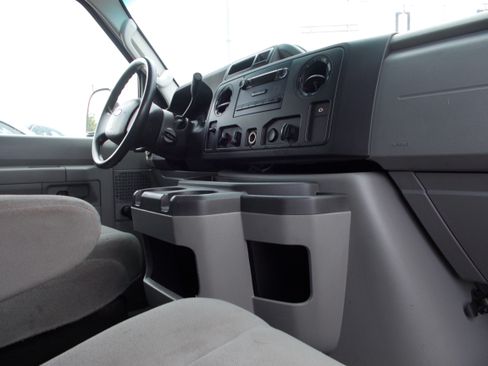Used 2016 Ford E-350 and Econoline 350 XL image 19