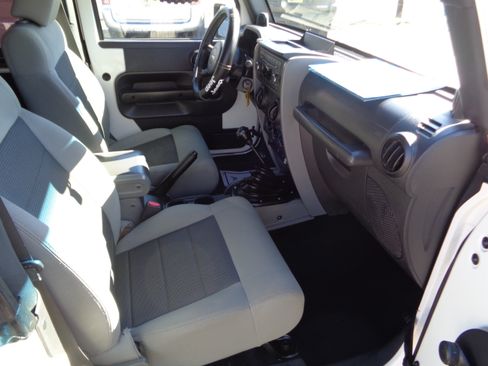Used 2008 Jeep Wrangler X image 38