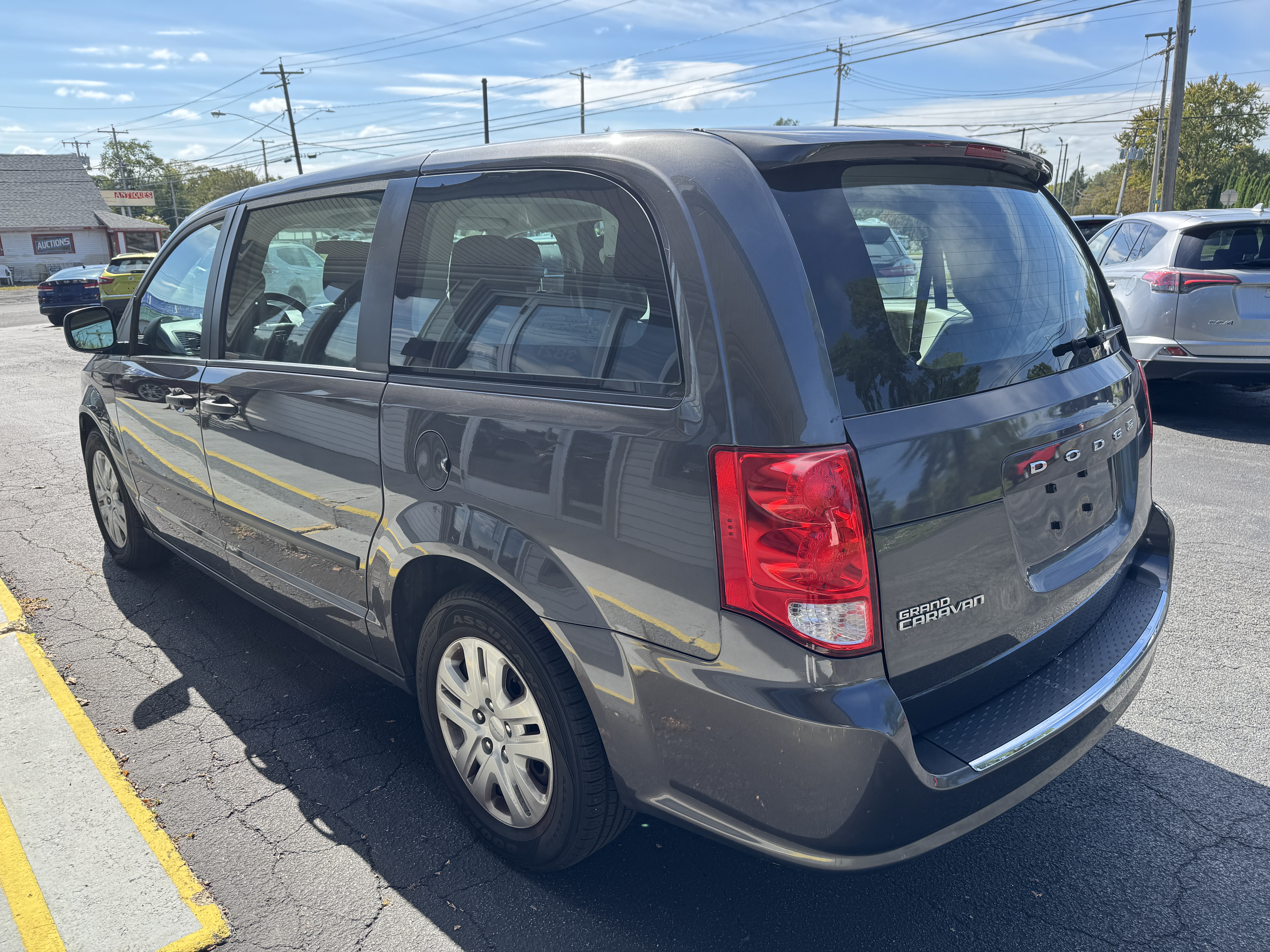 Used 2016 Dodge Grand Caravan American Value Package FWD image 4