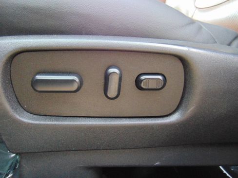 Used 2015 Ford Explorer Limited image 13