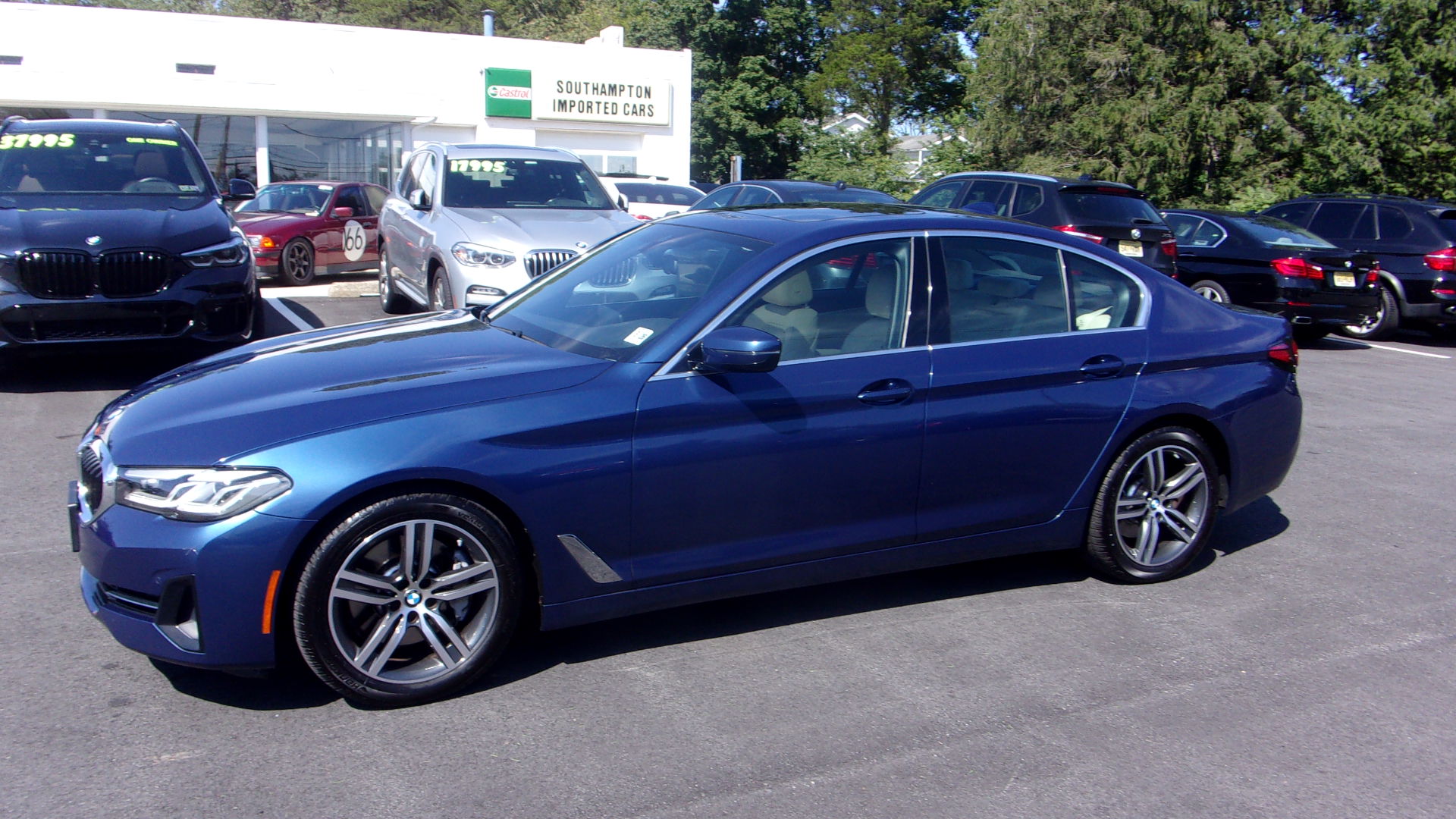 Used 2021 BMW 530i xDrive AWD/4WD image 2