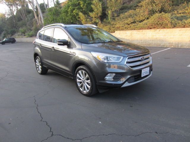 Used 2018 Ford Escape Titanium FWD image 3