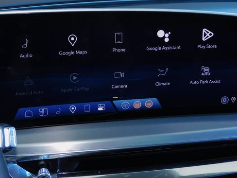 Used 2024 Cadillac Lyriq Luxury image 6