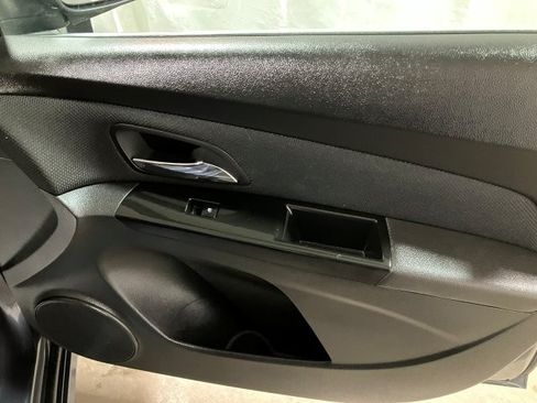 Used 2014 Chevrolet Cruze LT image 25