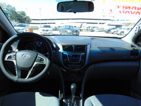 Used 2017 Hyundai Accent SE Sedan FWD image 10