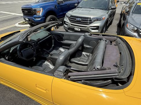 Used 1995 Chevrolet Camaro Z28 RWD image 18
