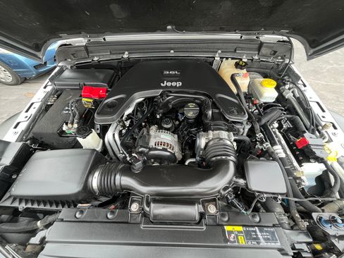 Used 2019 Jeep Wrangler Sport S image 20