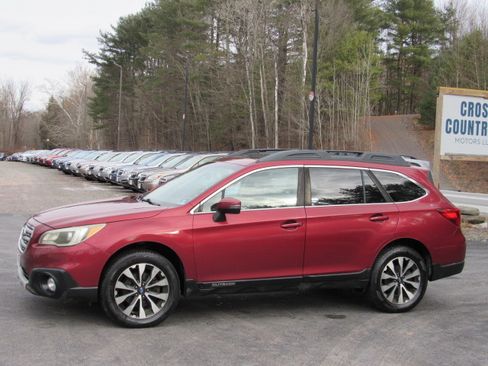 Used 2017 Subaru Outback 2.5i Limited image 3