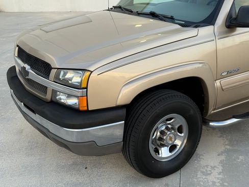 Used 2004 Chevrolet Silverado 2500 LS RWD image 22