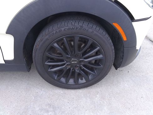 Used 2017 MINI Cooper Clubman image 39