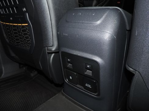Used 2023 Ford Bronco 4-Door Badlands AWD/4WD image 32