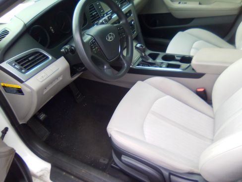 Used 2016 Hyundai Sonata Hybrid FWD image 8