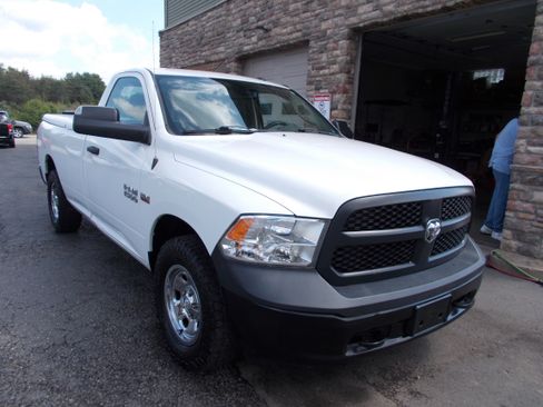 Used 2015 RAM 1500 4x4 Regular Cab ST image 3