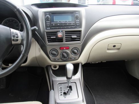 Used 2011 Subaru Impreza 2.5i Premium image 18