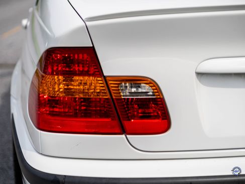 Used 2004 BMW 330i Sedan RWD image 14