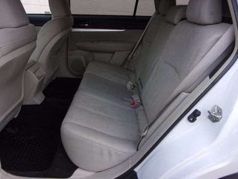 Used 2013 Subaru Outback 2.5i Premium image 9