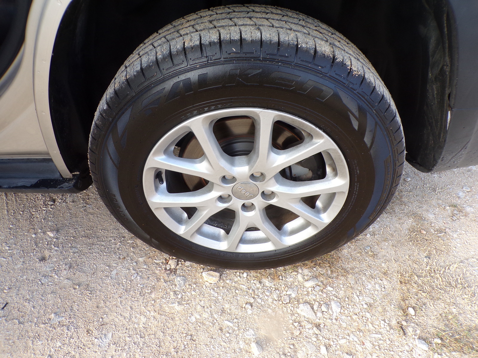 Used 2014 Jeep Cherokee Latitude AWD/4WD image 10