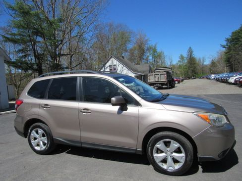 Used 2014 Subaru Forester 2.5i Premium AWD/4WD image 9