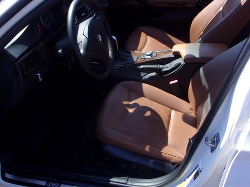 Used 2011 BMW 328i xDrive image 21