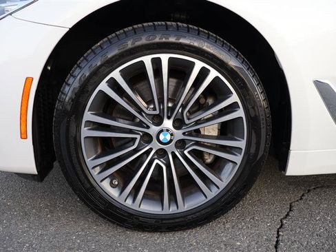 Used 2018 BMW 530i xDrive image 30