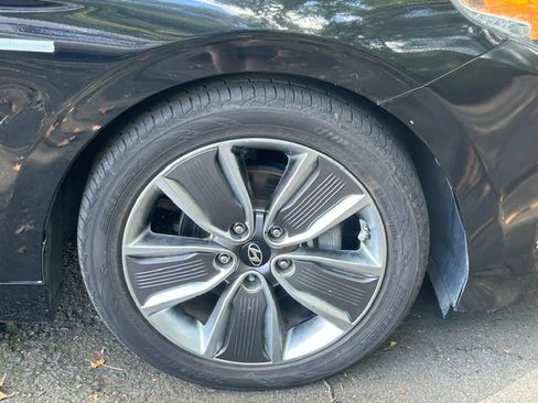 Used 2018 Hyundai Ioniq Hybrid Limited w/ Ultimate Pkg FWD image 29