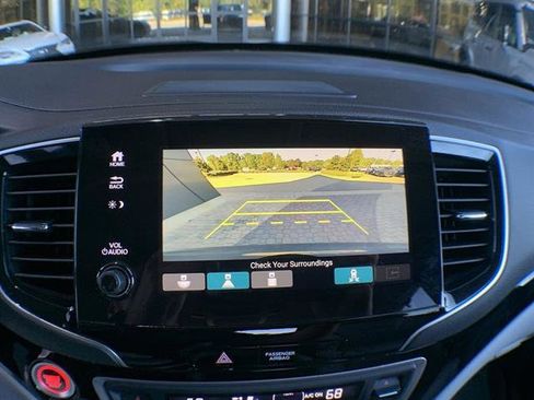 Used 2019 Honda Pilot Touring image 17