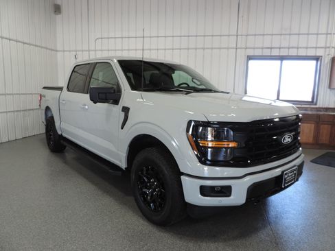Used 2024 Ford F150 XLT AWD/4WD image 9