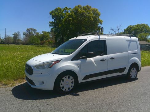 Used 2019 Ford Transit Connect XLT image 2