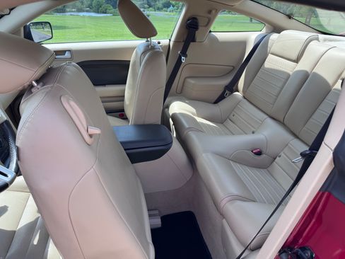 Used 2006 Ford Mustang GT Premium image 12