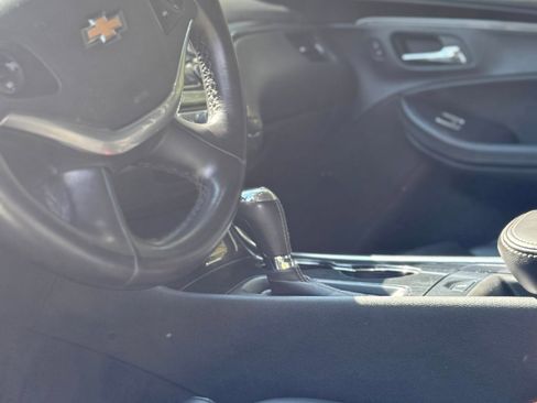 Used 2016 Chevrolet Impala LT image 10