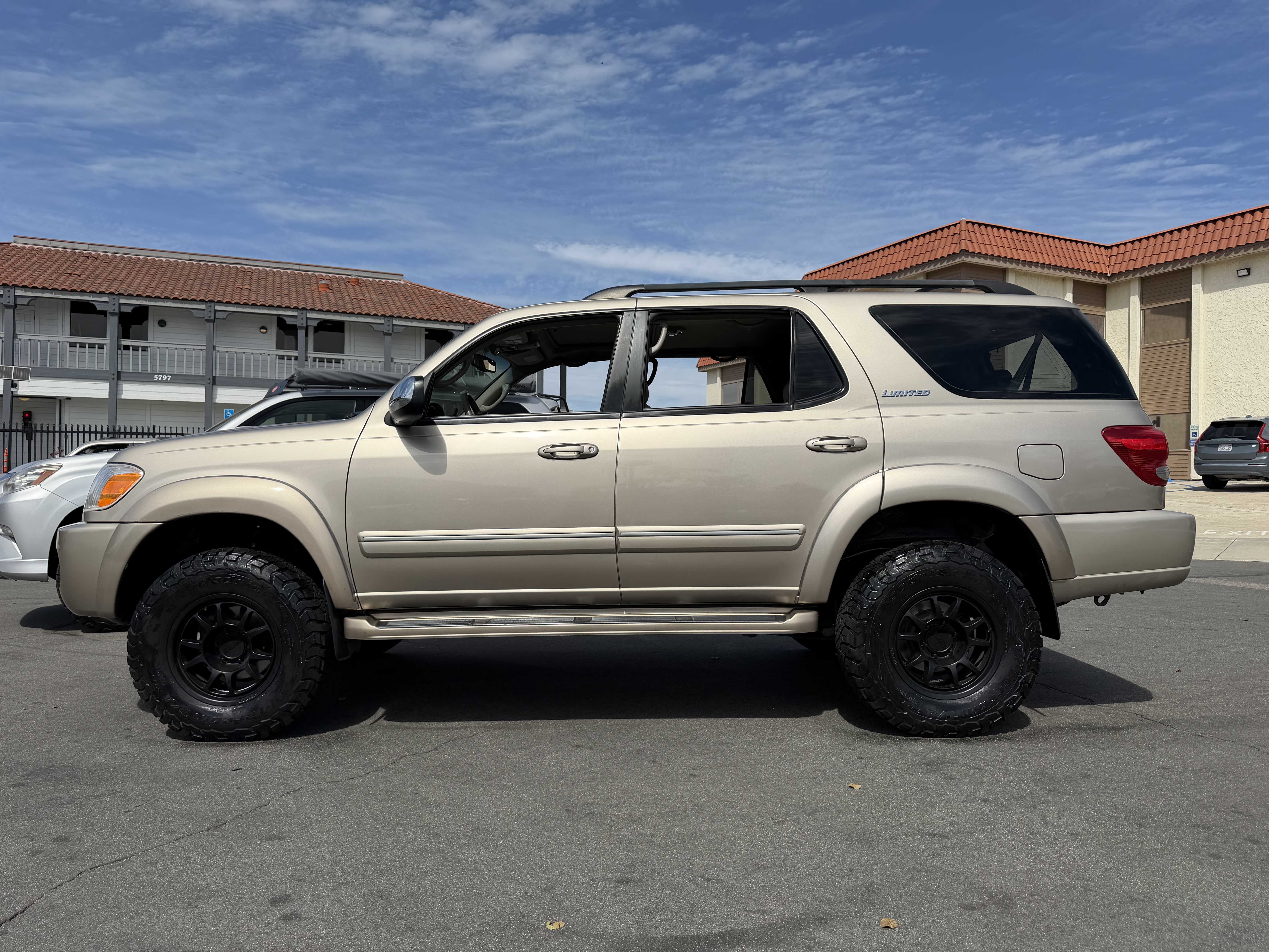 Used 2007 Toyota Sequoia Limited AWD/4WD image 2