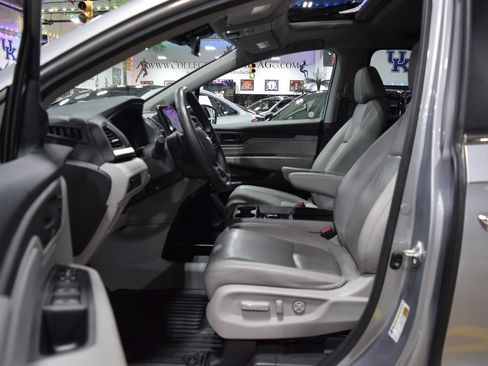 Used 2018 Honda Odyssey EX-L image 17