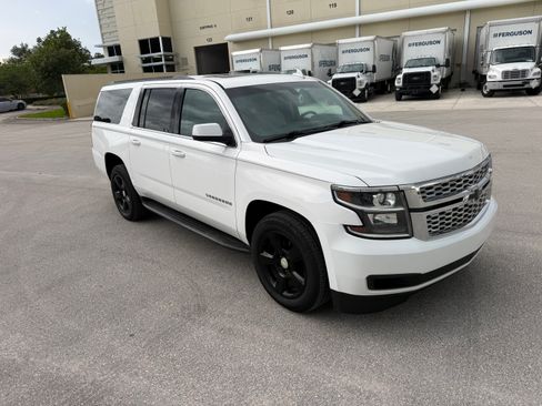 Used 2015 Chevrolet Suburban LS RWD image 41