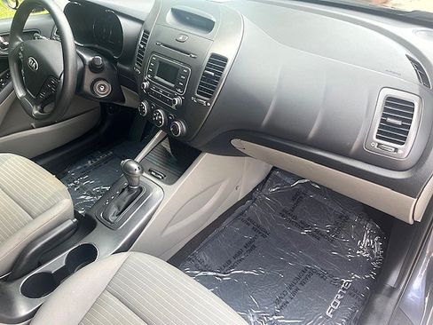 Used 2015 Kia Forte LX image 34