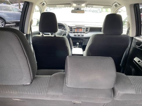 Used 2017 Toyota RAV4 LE image 18