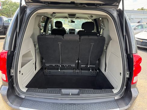 Used 2020 Dodge Grand Caravan SE image 14