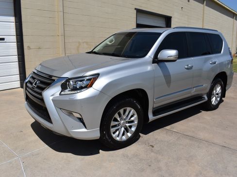 Used 2016 Lexus GX 460 GX 460 Premium Sport Utility 4 AWD/4WD image 4