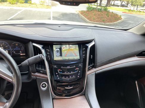 Used 2015 Cadillac Escalade Premium Luxury Platinum image 24