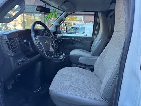 Used 2019 Chevrolet Express 2500 image 7