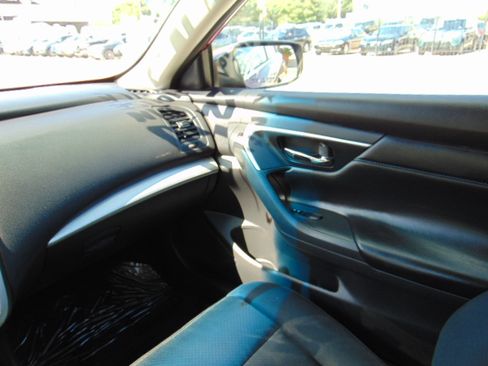 Used 2017 Nissan Altima 2.5 SR image 22