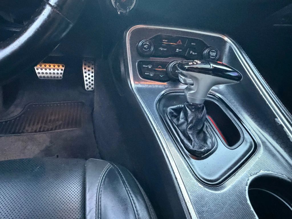 Used 2015 Dodge Challenger SXT Plus RWD image 11