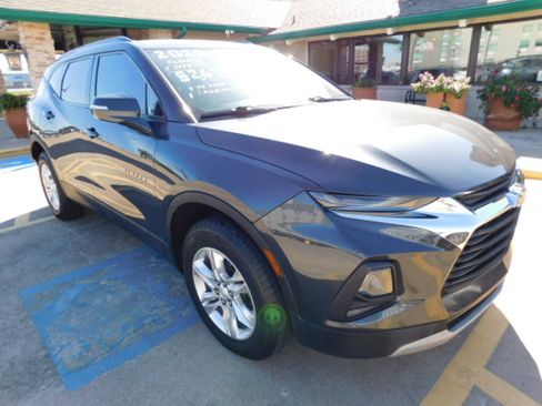 Used 2020 Chevrolet Blazer LT image 2