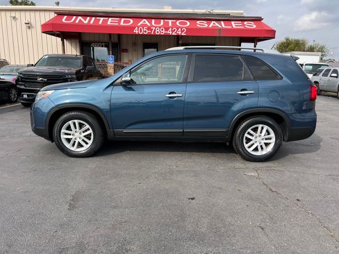 Used 2014 Kia Sorento LX image 1