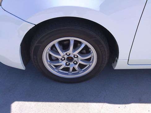 Used 2012 Toyota Prius V image 34