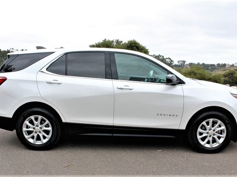 Used 2018 Chevrolet Equinox FWD LT w/ 1LT image 1