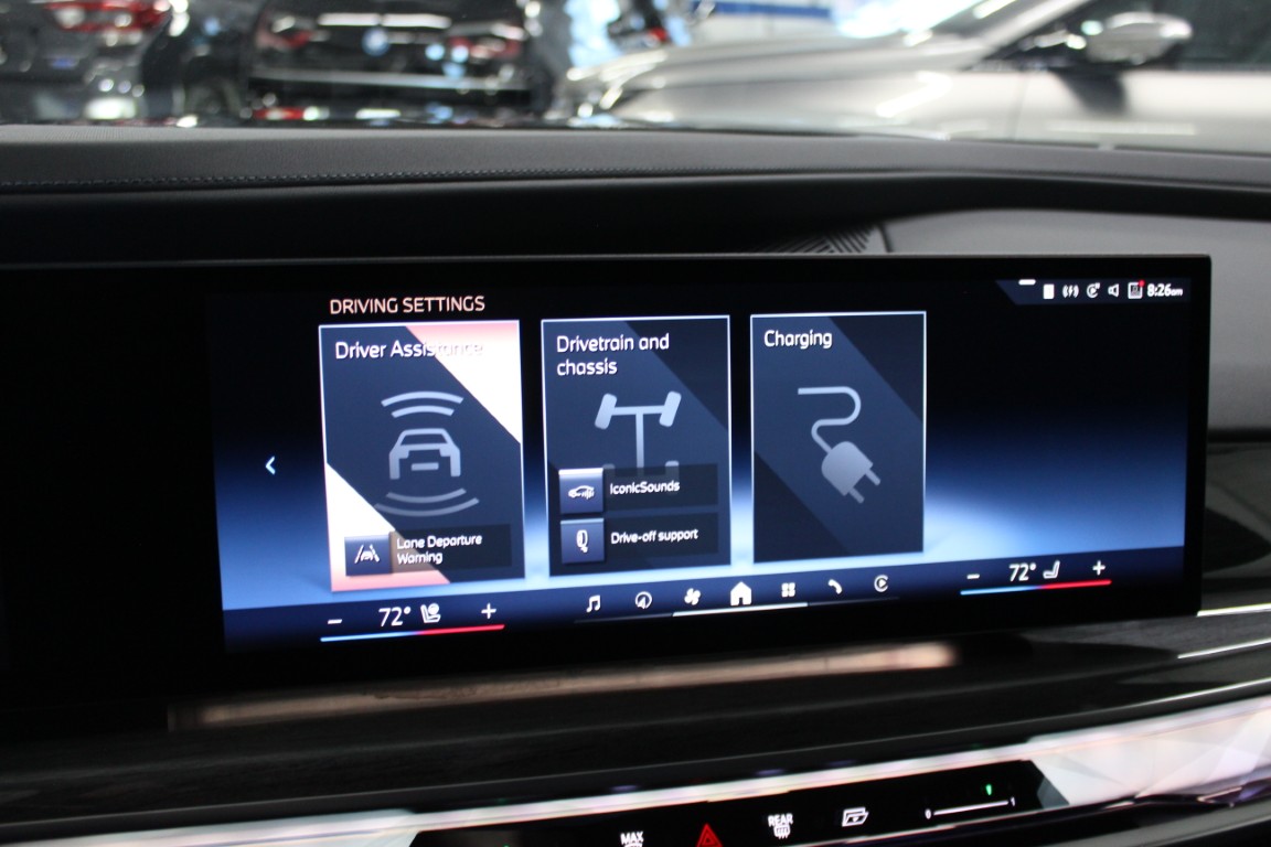 Used 2024 BMW i7 xDrive60 AWD/4WD image 23