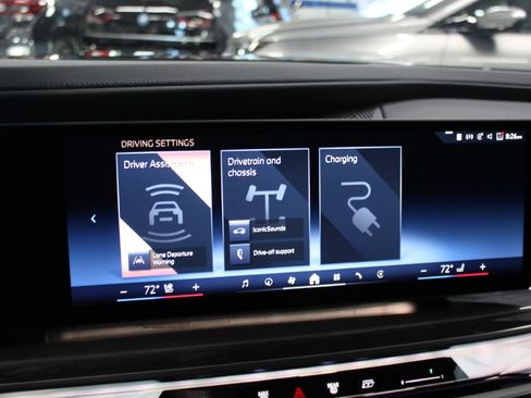 Used 2024 BMW i7 xDrive60 AWD/4WD image 23