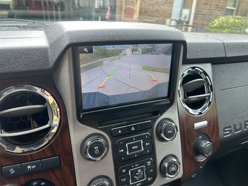 Used 2015 Ford F350 Lariat image 14