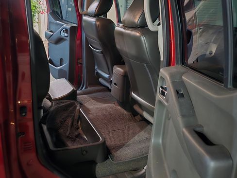 Used 2013 Nissan Frontier PRO-4X image 22